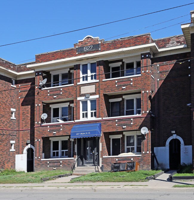 827 Main St E