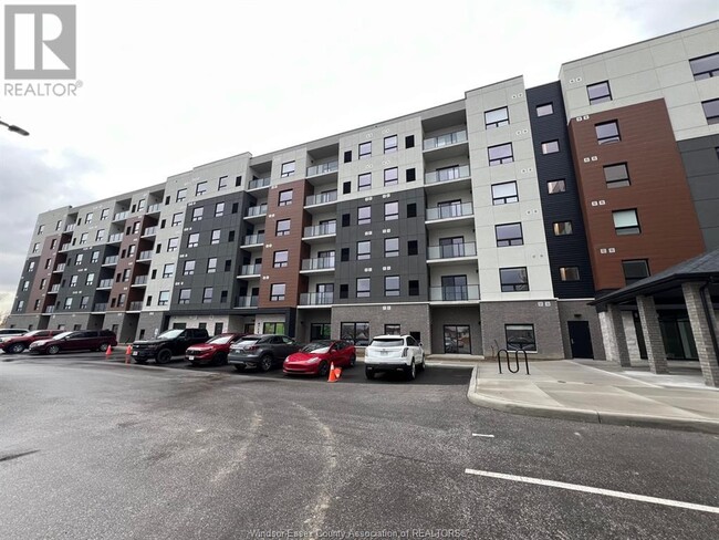 4775 Walker Rd in Windsor, ON - Building Photo - Building Photo
