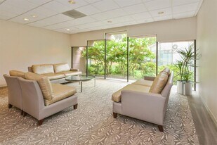 4 Martine Ave, Unit 412 in White Plains, NY - Building Photo