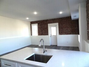 2806 Fairfield Ave in Bridgeport, CT - Building Photo - Building Photo