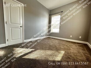 1307 Cedar Ave in Cincinnati, OH - Building Photo - Building Photo