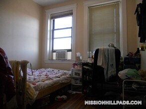 895 Huntington Ave in Boston, MA - Building Photo - Building Photo