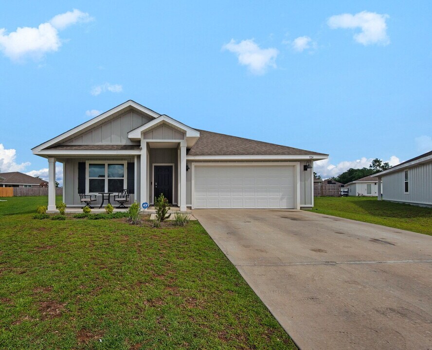 924 Sandbar Loop in Crestview, FL - Building Photo
