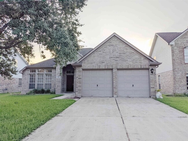 property at 2810 Foxden Dr
