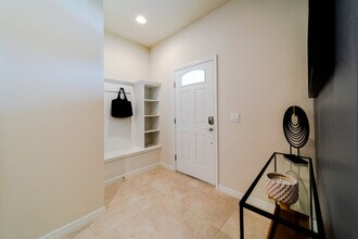 2422 Dubai St in Kissimmee, FL - Building Photo - Building Photo