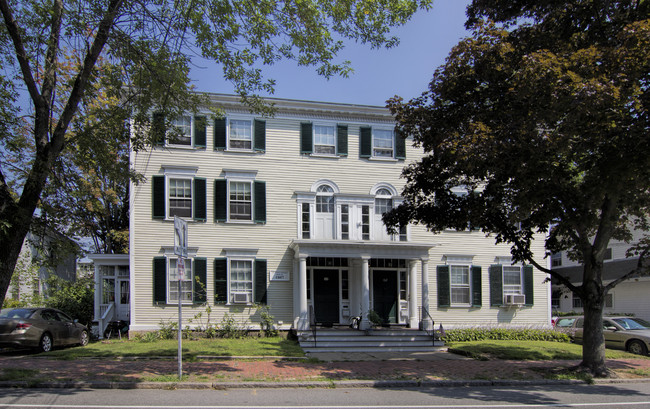 102 High St in Newburyport, MA - Building Photo - Building Photo