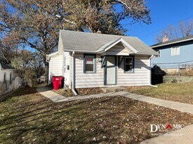 403 S Wayland Ave in Sioux Falls, SD - Building Photo