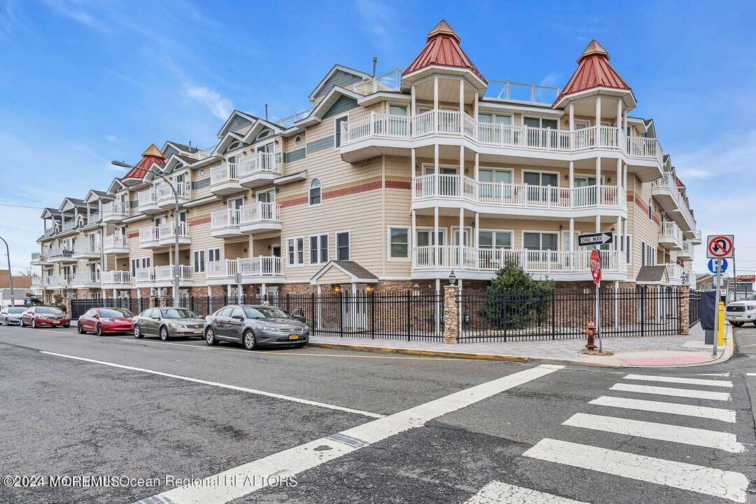 21 Blaine Ave in Seaside Heights, NJ - Building Photo