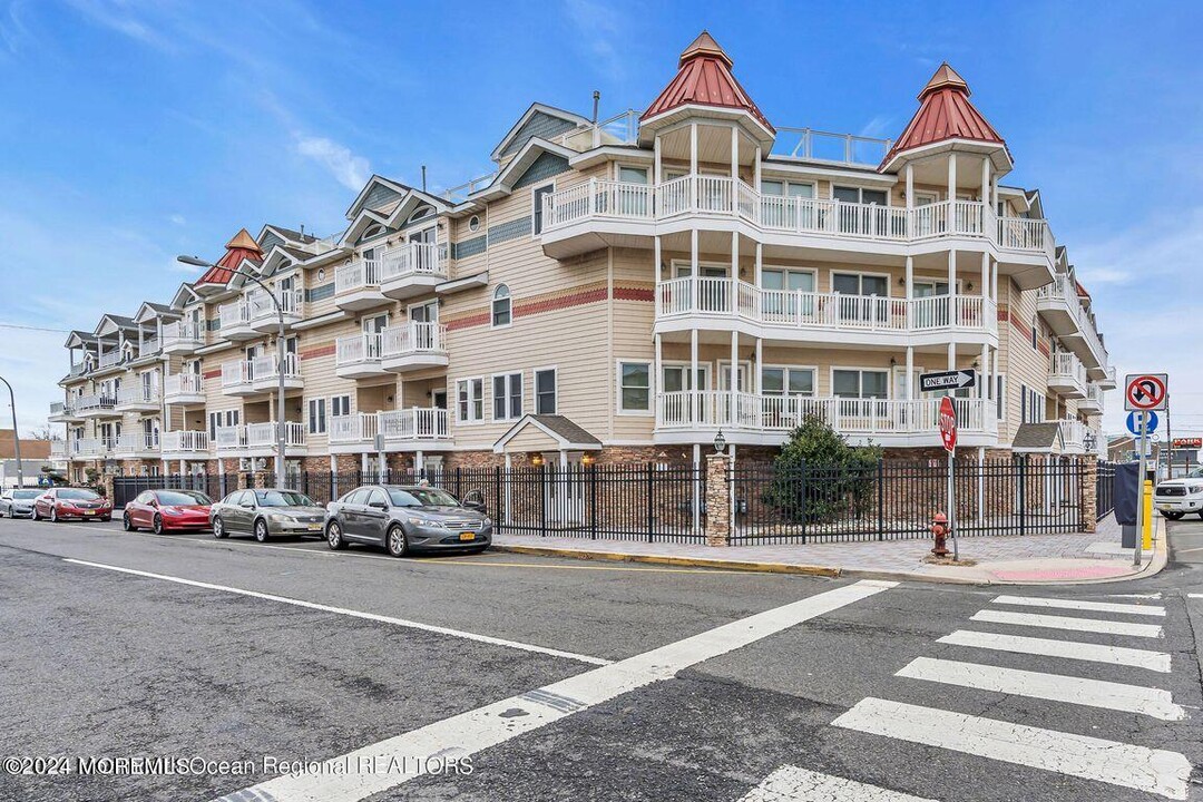 21 Blaine Ave in Seaside Heights, NJ - Foto de edificio