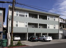 LESTER COURT, LLC in Oakland, CA - Building Photo