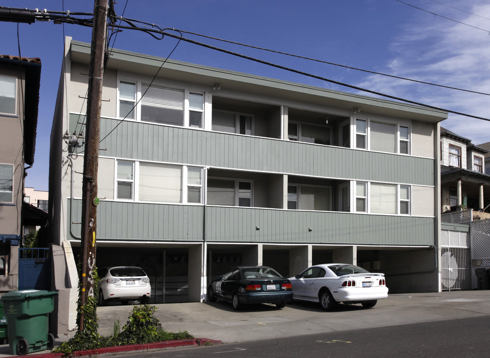 LESTER COURT, LLC in Oakland, CA - Foto de edificio