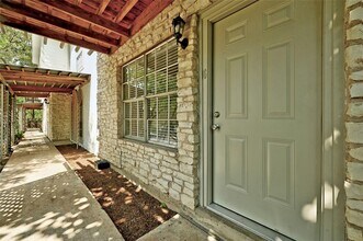 1200 Banister Ln in Austin, TX - Building Photo - Building Photo