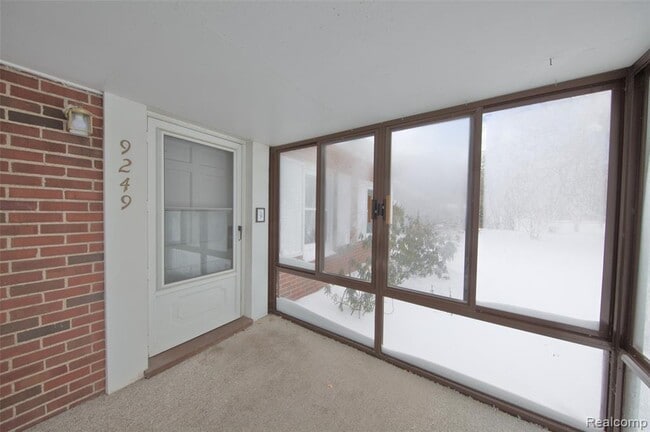 9249 Whitall Ln in Grosse Ile Township, MI - Building Photo - Building Photo