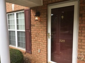 220 Logmont Trace in Athens, GA - Building Photo - Building Photo