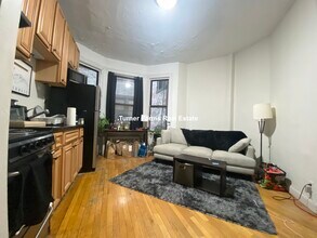 384 Commonwealth Ave, Unit 32 in Boston, MA - Foto de edificio - Building Photo
