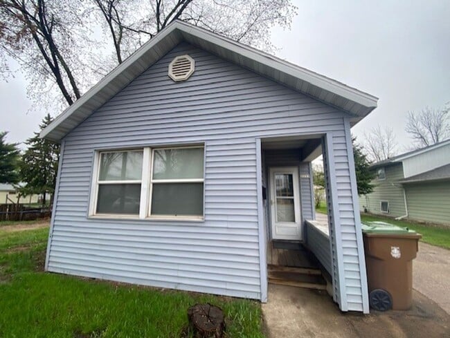 property at 2233 Illinois Ave