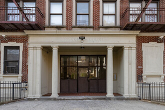 Franklin Court in Brooklyn, NY - Foto de edificio - Building Photo