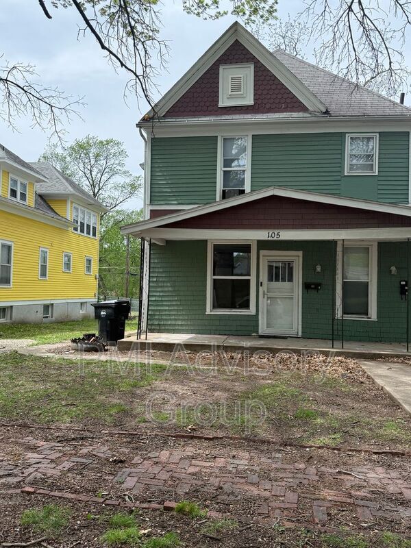 property at 105 SW Buchanan St