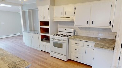 18 Meadow Ave in Suffern, NY - Building Photo - Building Photo