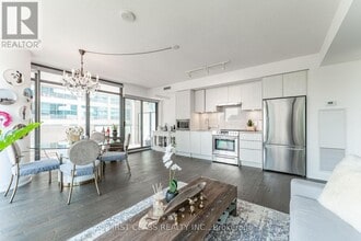 25-1125 Richmond St E in Toronto, ON - Building Photo - Building Photo