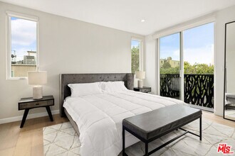 1228 N Sycamore Ave in Los Angeles, CA - Building Photo - Building Photo