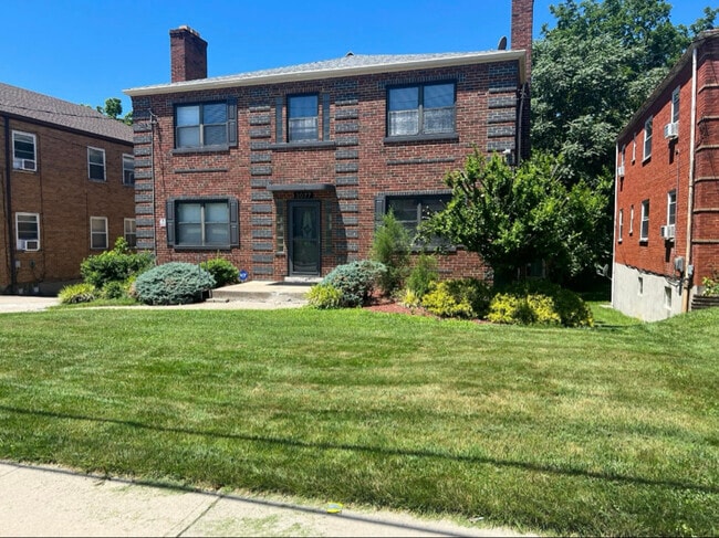 property at 3077 Glenmore Ave