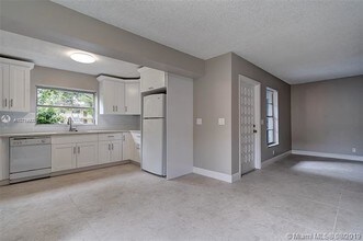 10131 NW 35th St-Unit -14 in Coral Springs, FL - Building Photo - Building Photo