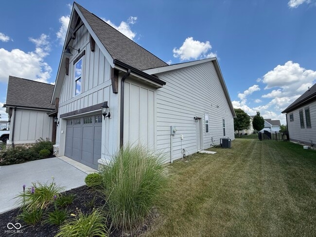15545 Marsden Dr in Westfield, IN - Building Photo - Building Photo
