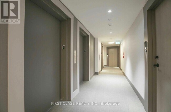 35 Tubman Ave in Toronto, ON - Building Photo - Building Photo