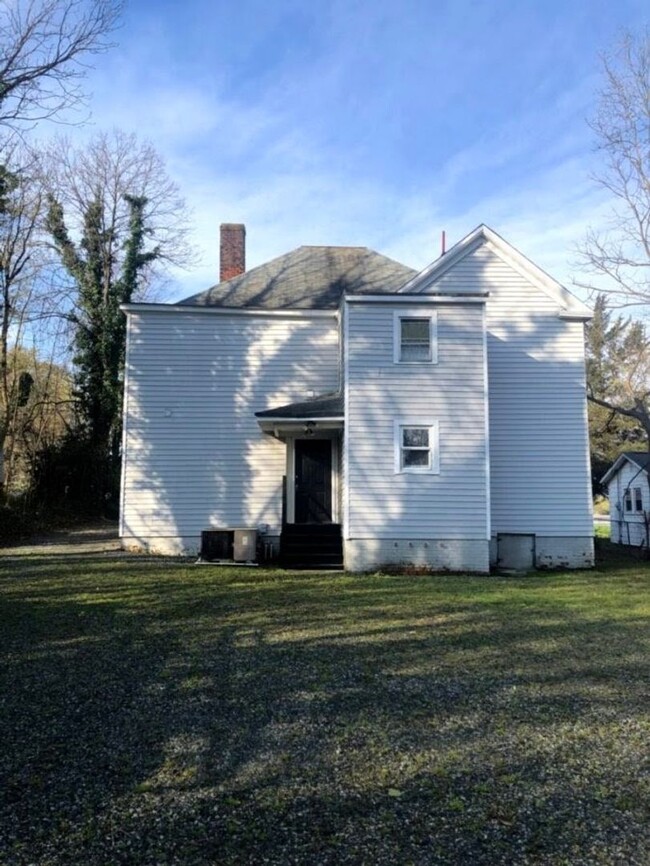 706 Maple Ave in Burlington, NC - Building Photo - Building Photo