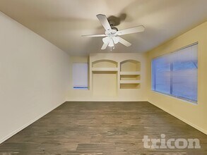 12746 W Hollyhock Dr in Avondale, AZ - Foto de edificio - Building Photo