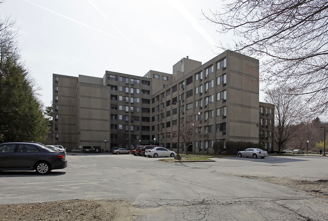 Lincoln Village in Worcester, MA - Foto de edificio - Building Photo