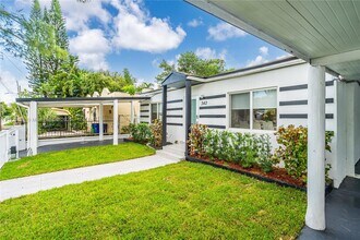 342 NW 46th St in Miami, FL - Building Photo - Building Photo