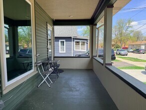 202 Perry St in Elgin, IL - Building Photo - Building Photo