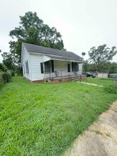 321 Beauregard St in Clinton, SC - Building Photo - Building Photo