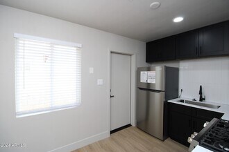 2309 N Dayton St-Unit -2 in Phoenix, AZ - Building Photo - Building Photo