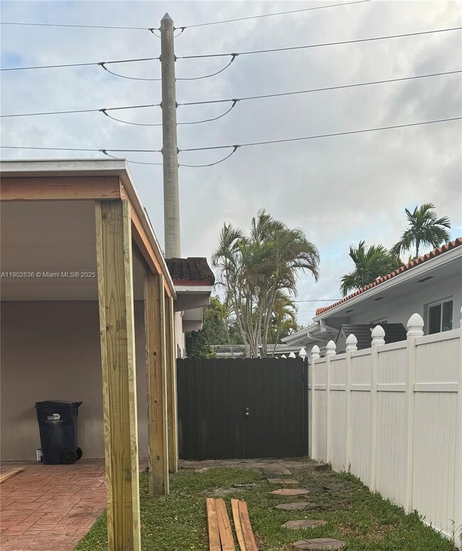 1282 Dove Ave in Miami Springs, FL - Building Photo - Building Photo