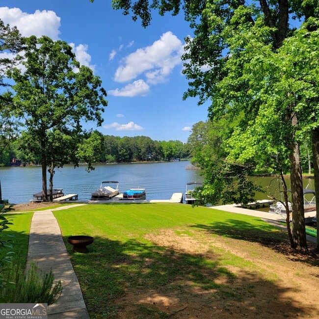 property at 505 Old Phoenix Rd NE