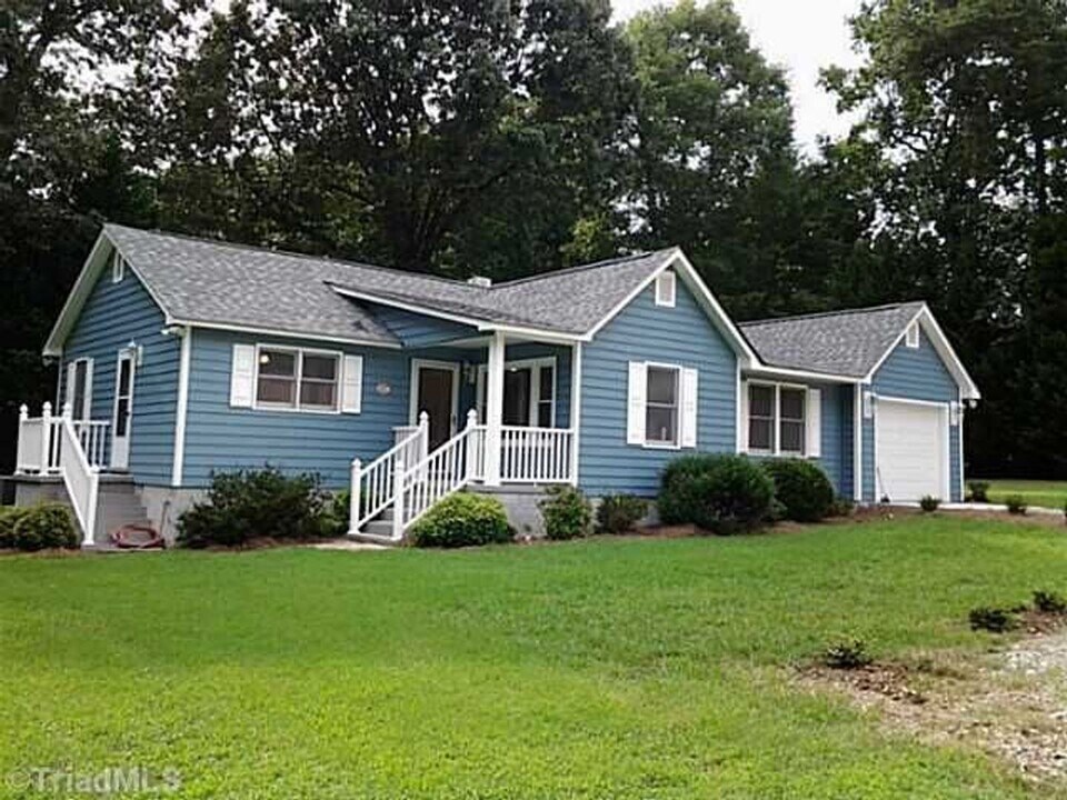 3907 Baylor St in Greensboro, NC - Building Photo