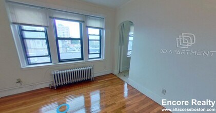 349 Pleasant St in Malden, MA - Foto de edificio - Building Photo