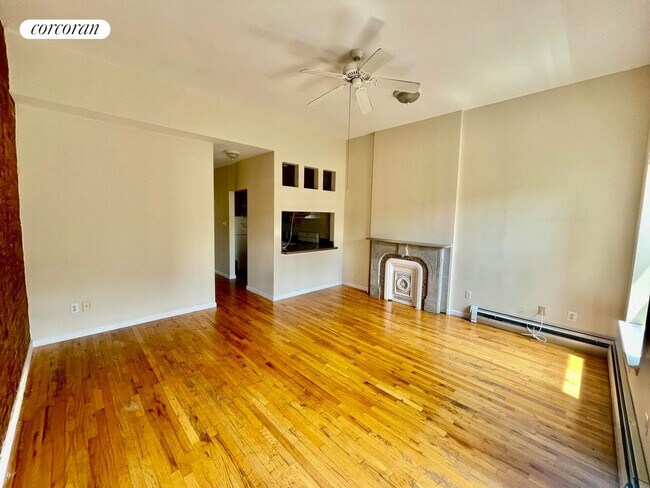 25 E 126th St in New York, NY - Building Photo - Building Photo