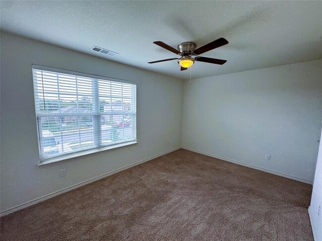 356 Cres Park Dr in Jarrell, TX - Building Photo - Building Photo