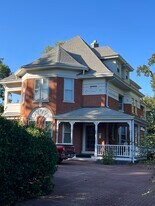 2305 Maine St, Unit 2c in Quincy, IL - Building Photo