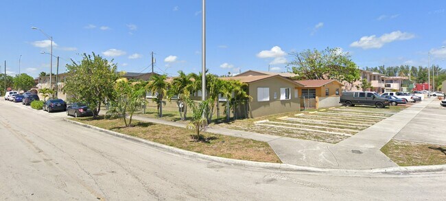 95 W 22nd St in Hialeah, FL - Foto de edificio - Primary Photo