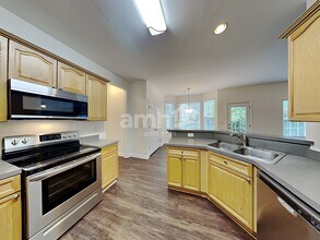 12102 Hampton Place Dr in Charlotte, NC - Foto de edificio - Building Photo