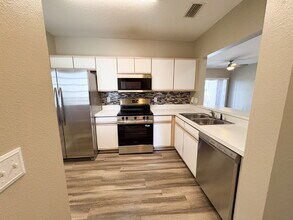6019 Portsdale Pl-Unit -202 in Riverview, FL - Building Photo - Building Photo