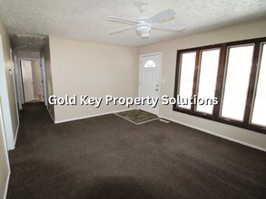 1941 Beverly Ct in Anderson, IN - Building Photo - Building Photo