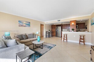 2900 NE 30th St in Fort Lauderdale, FL - Building Photo