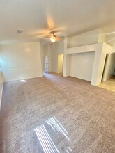 13122 Ridgeway Meadows Dr in Bakersfield, CA - Building Photo - Building Photo