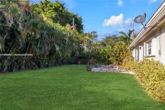 4930 Riviera Dr in Coral Gables, FL - Building Photo - Building Photo